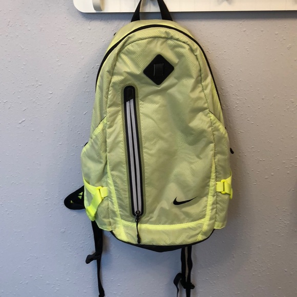 nike vapor lite running backpack